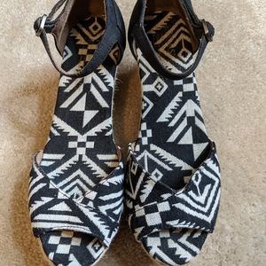 Toms Sandals